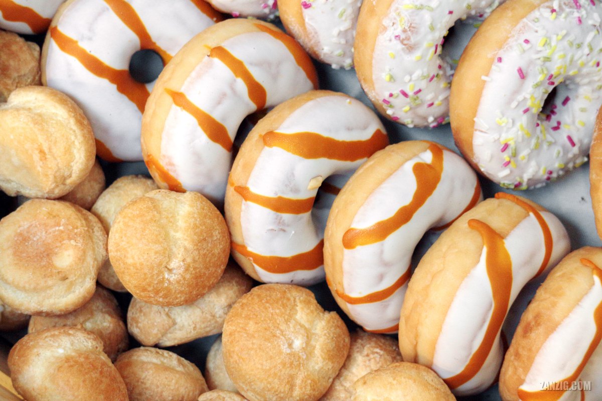 Doughnuts & Quark Balls,&nbsp;Germany