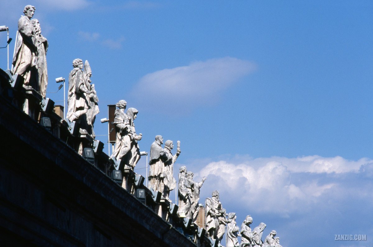 Statues, Piazza San Pietro, Rome,&nbsp;Italy